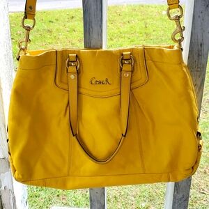 Coach yellow leather handbag/ Crossbody